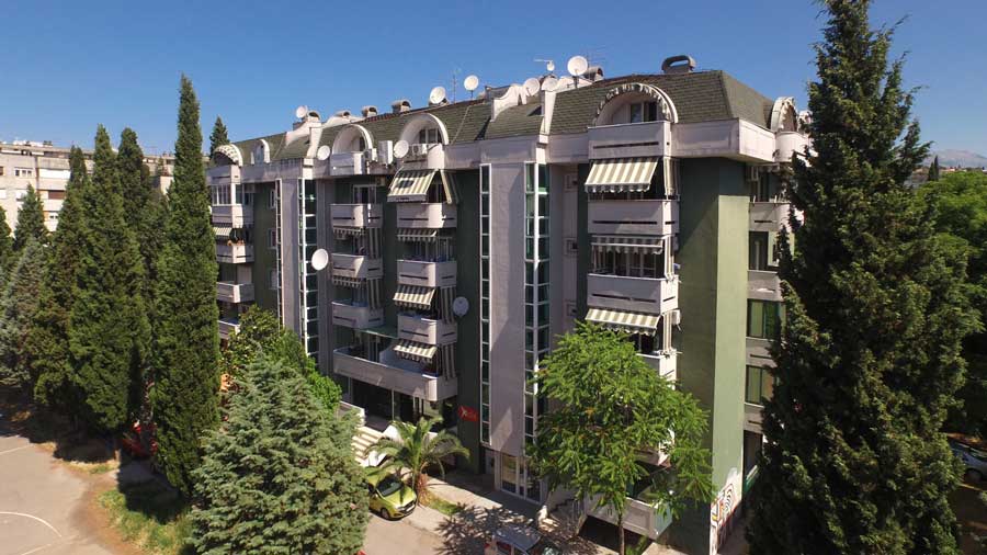 Zgrada iza Alpe bara