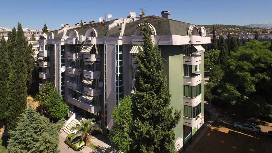 Zgrada iza Alpe bara