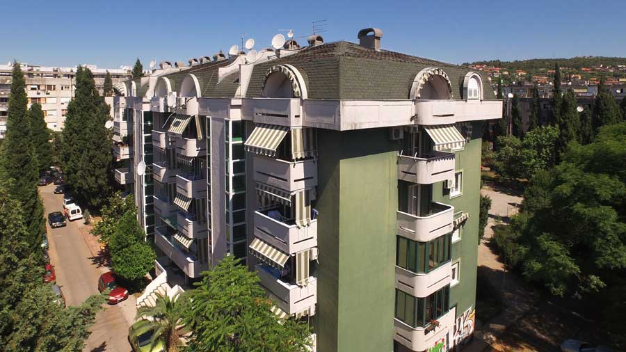 Zgrada iza Alpe bara