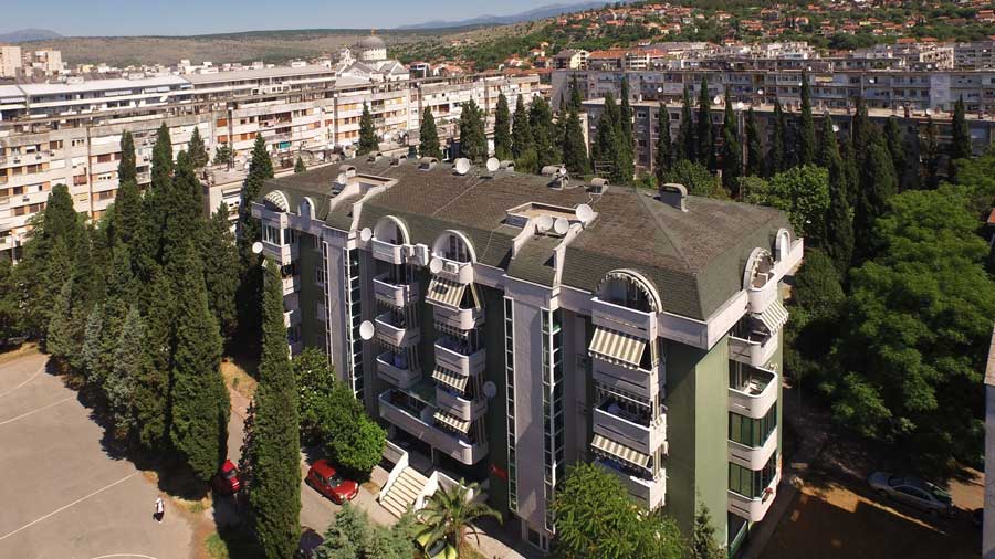 Zgrada iza Alpe bara